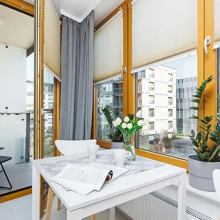 Lea By Renters